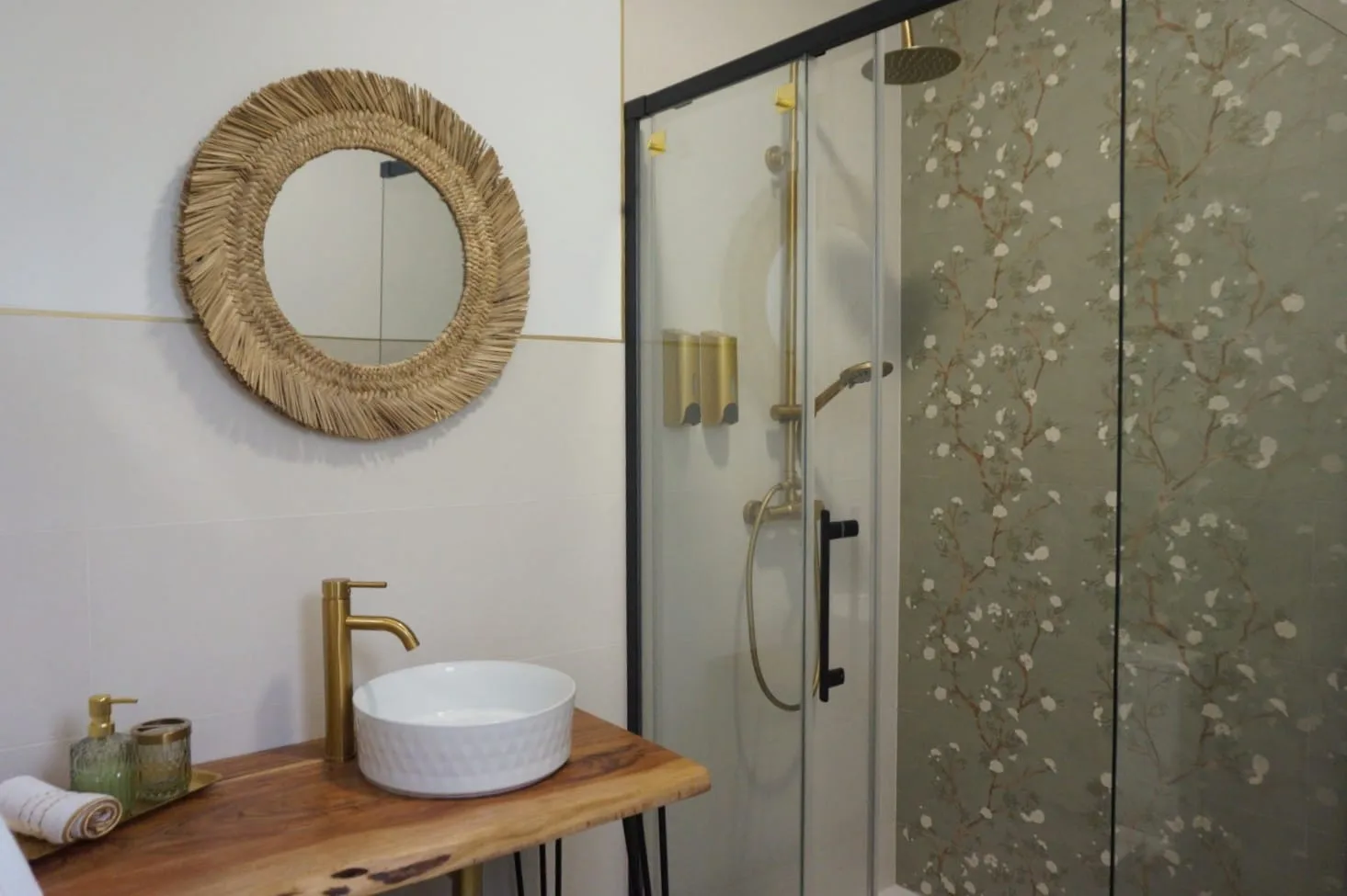 Baño Chic completamente equipado